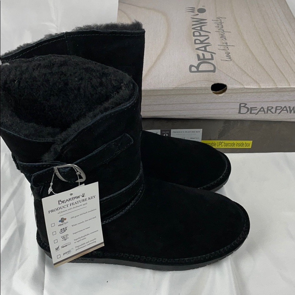 New Bearpaw boots with tags in box